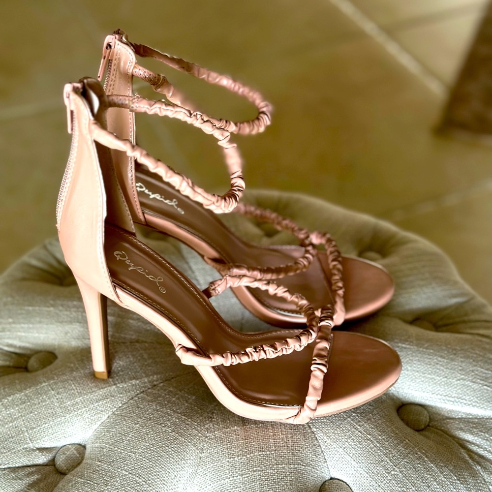 NWOT Blush Heels